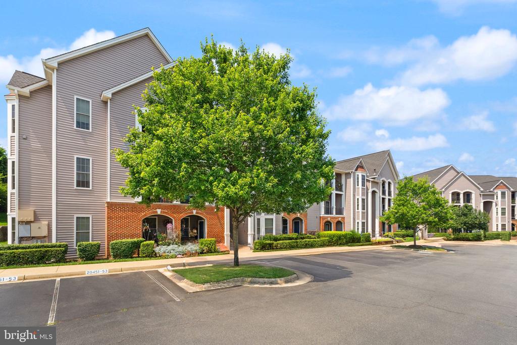 20453 CHESAPEAKE SQUARE Unit: 103