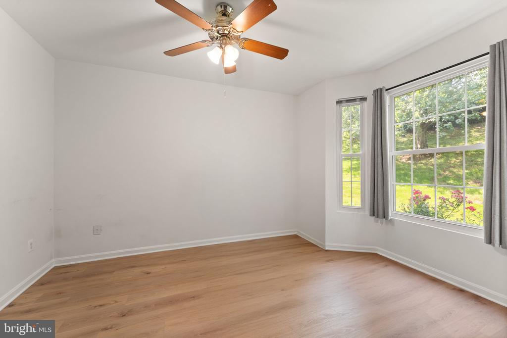 20453 CHESAPEAKE SQUARE Unit: 103