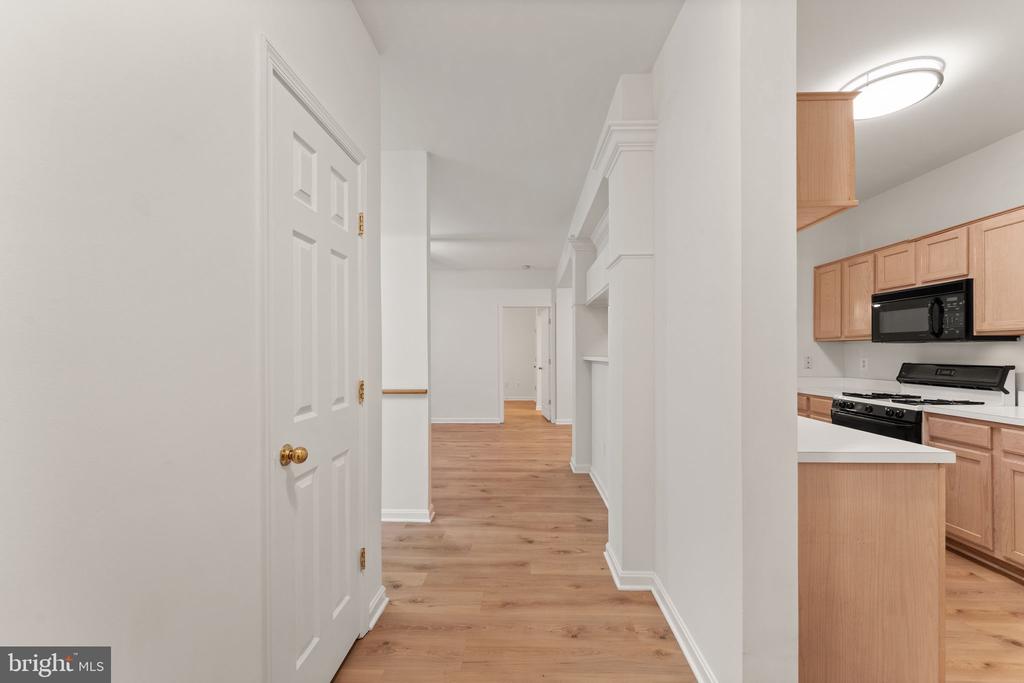 20453 CHESAPEAKE SQUARE Unit: 103