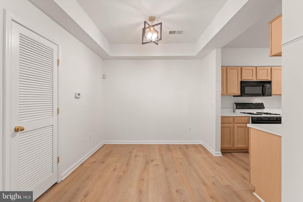 20453 CHESAPEAKE SQUARE Unit: 103