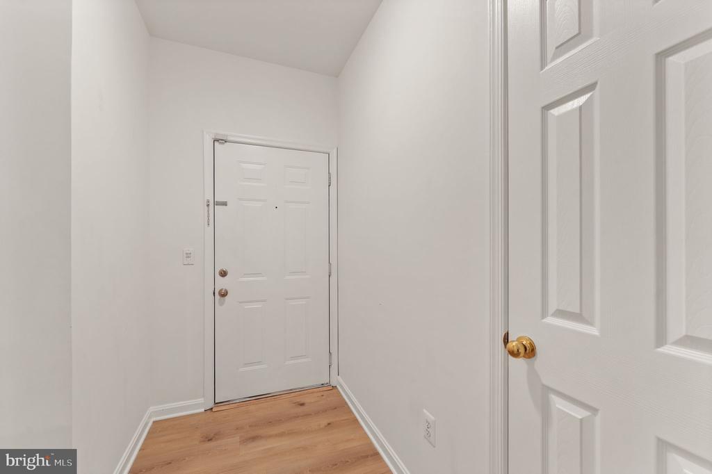 20453 CHESAPEAKE SQUARE Unit: 103