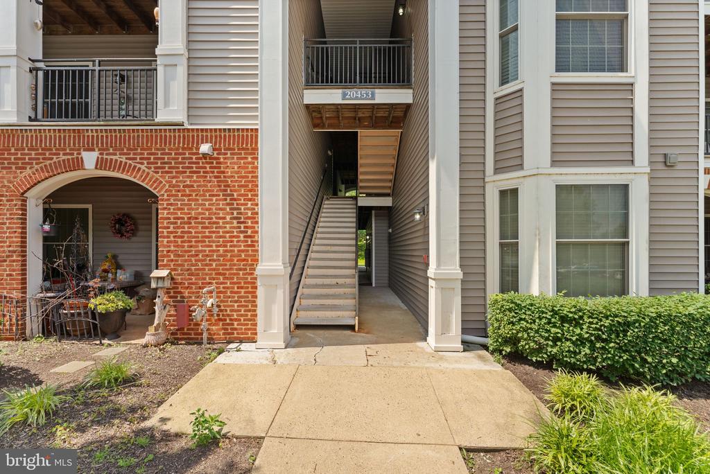 20453 CHESAPEAKE SQUARE Unit: 103