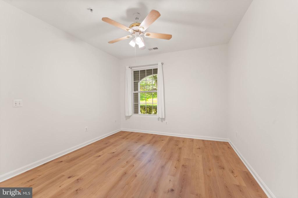 20453 CHESAPEAKE SQUARE Unit: 103