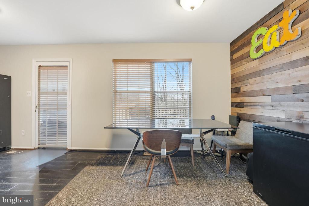 8514 CHARNWOOD COURT