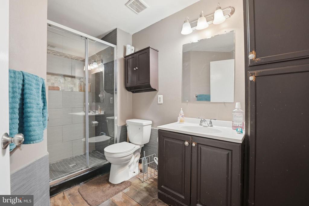 8514 CHARNWOOD COURT