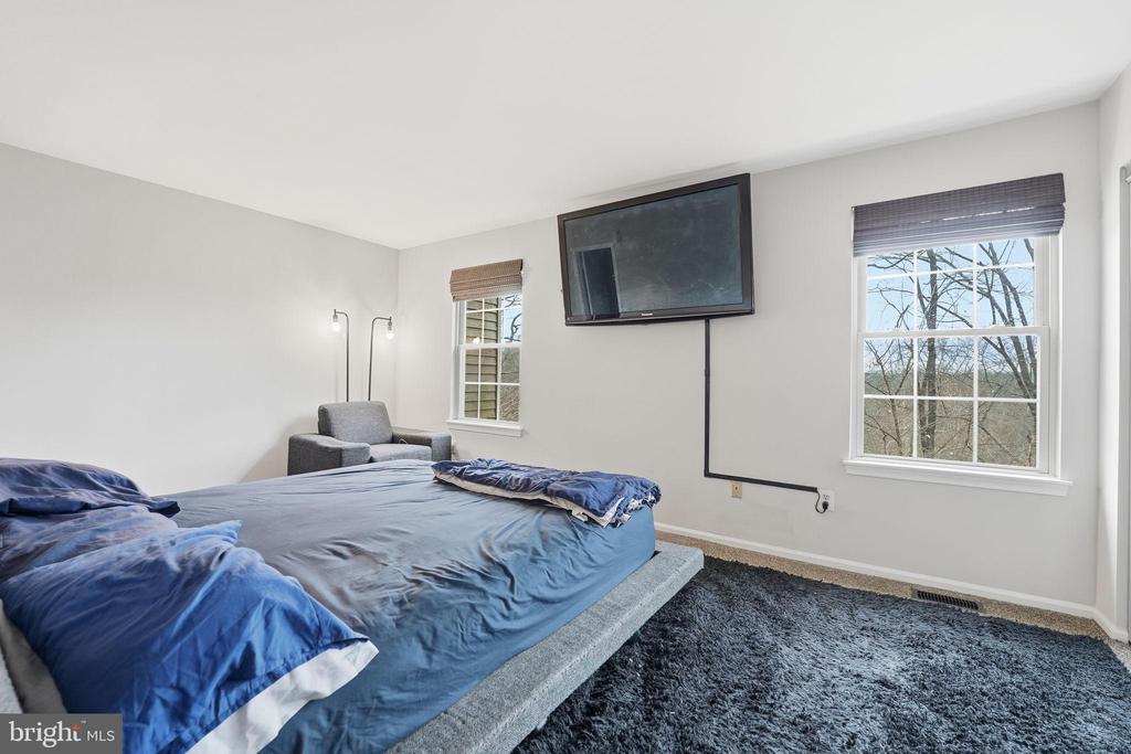 8514 CHARNWOOD COURT