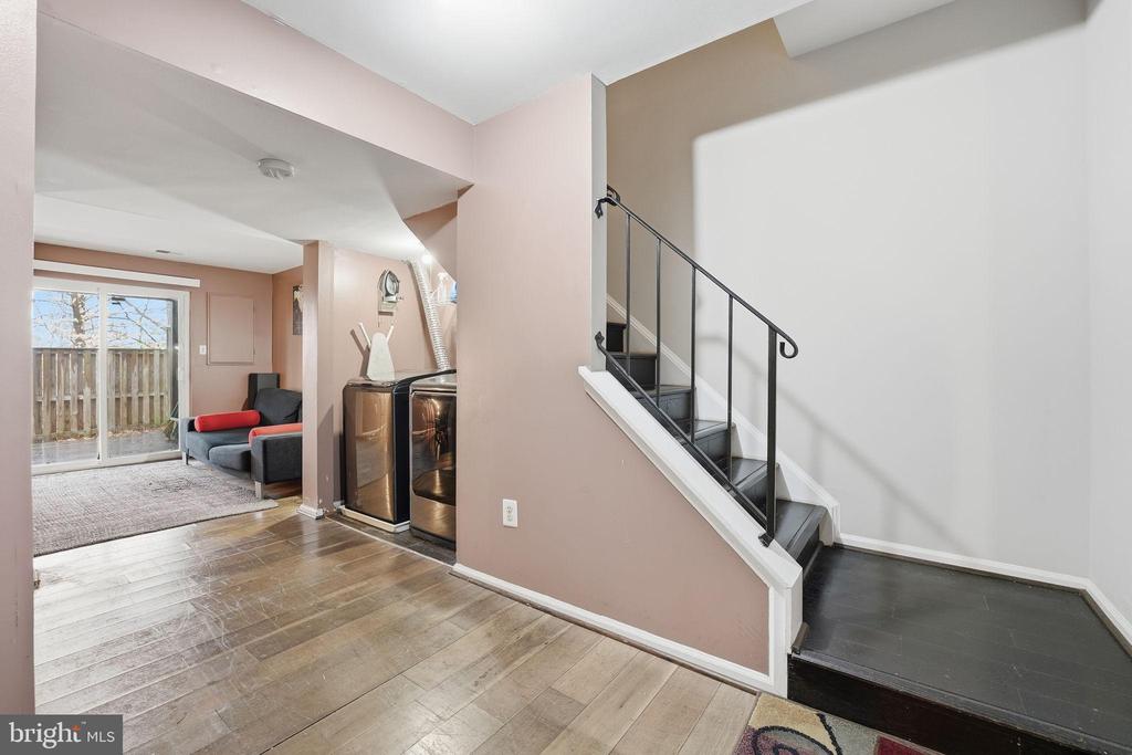 8514 CHARNWOOD COURT