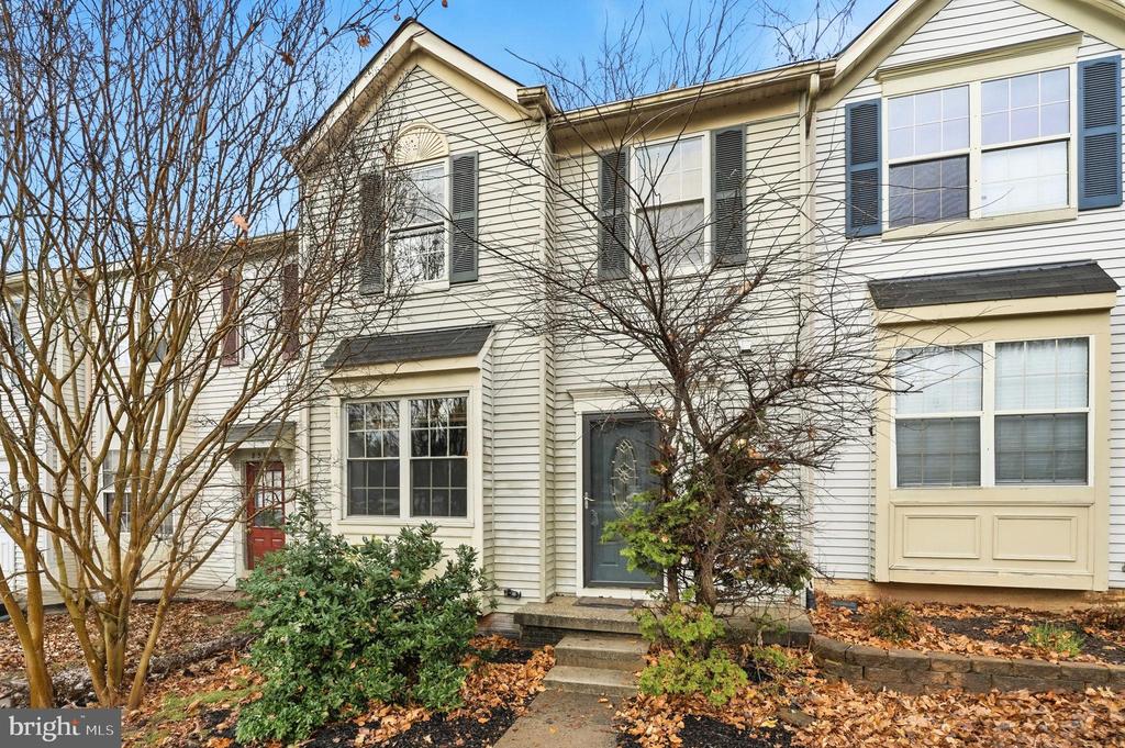 8514 CHARNWOOD COURT