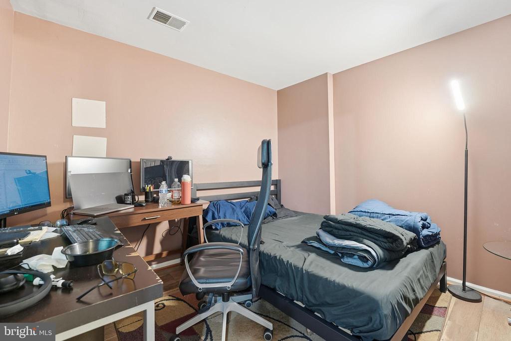 8514 CHARNWOOD COURT