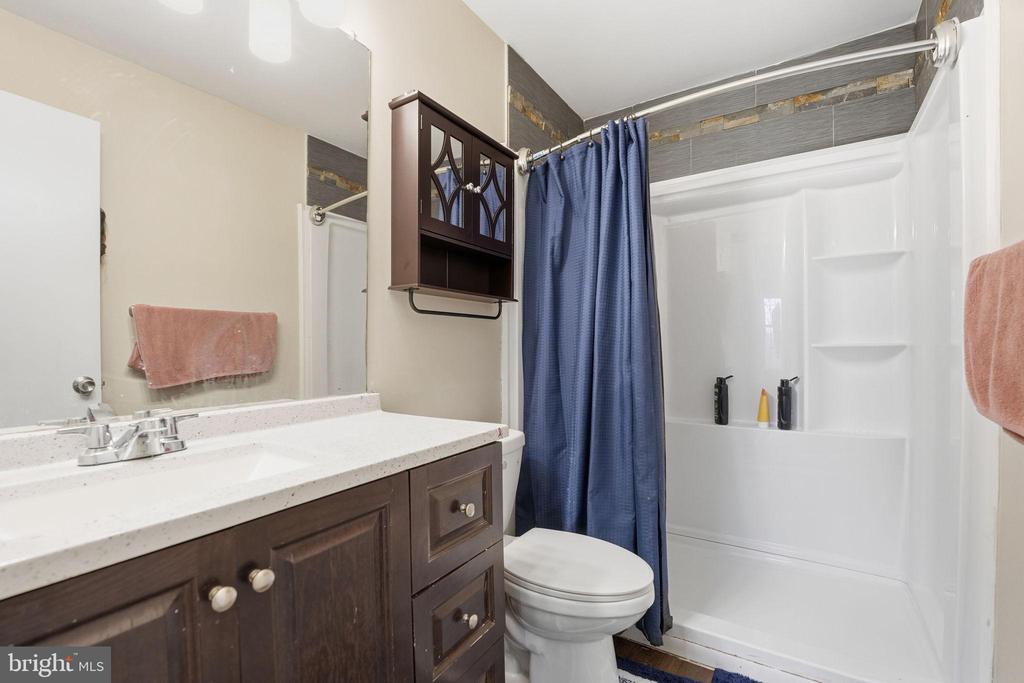 8514 CHARNWOOD COURT