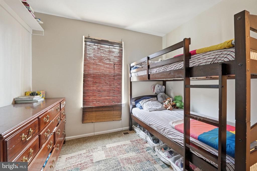 8514 CHARNWOOD COURT