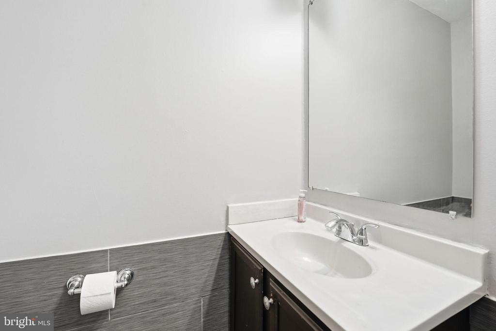 8514 CHARNWOOD COURT