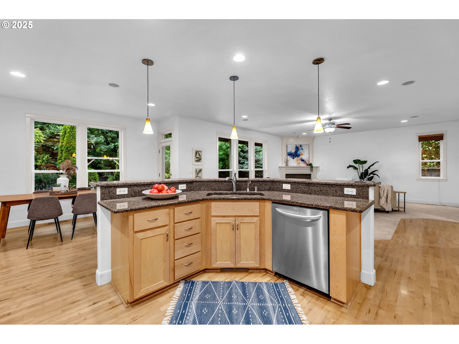 2722 NE 102ND ST