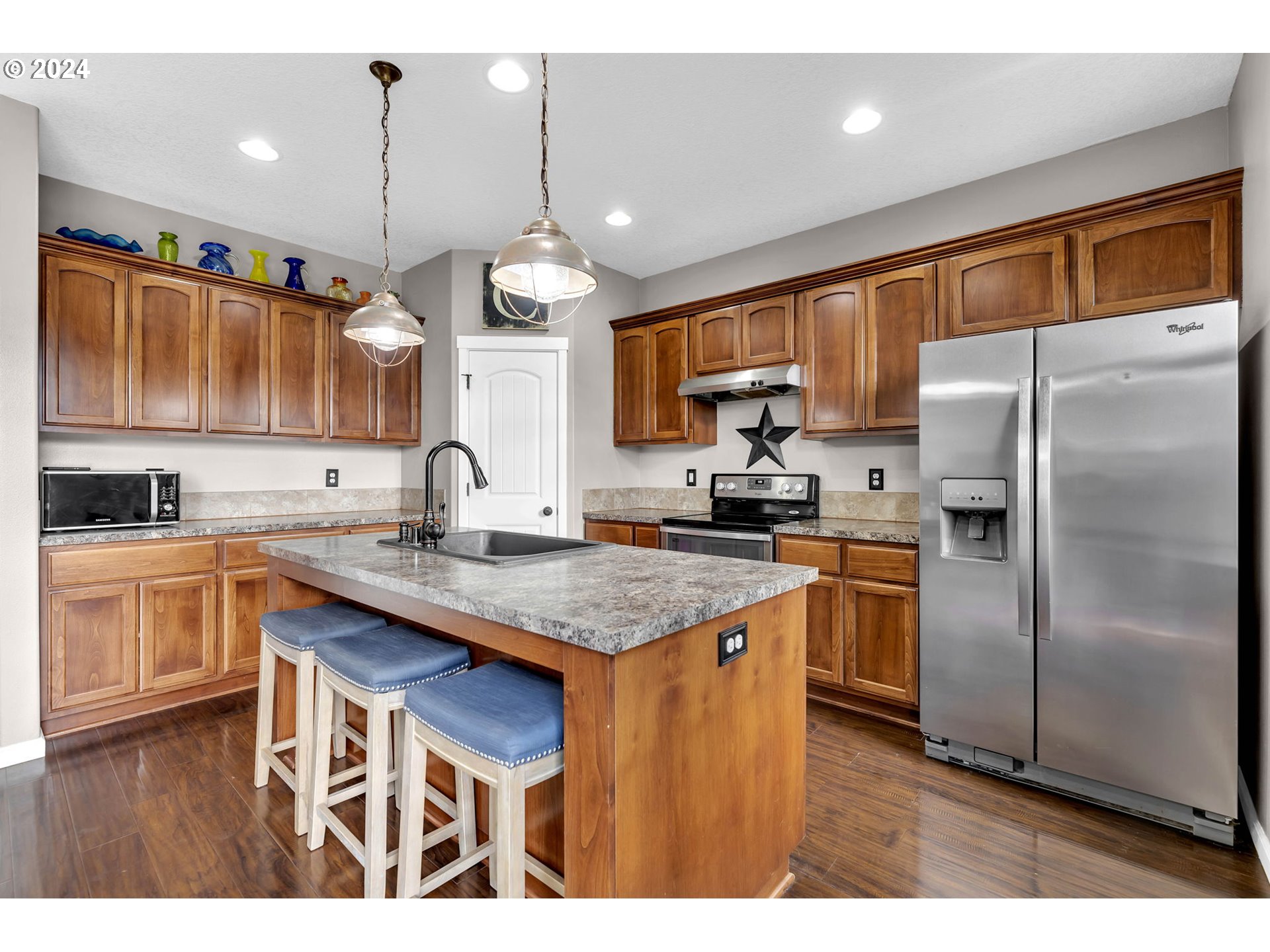 182 LOOKOUT DR