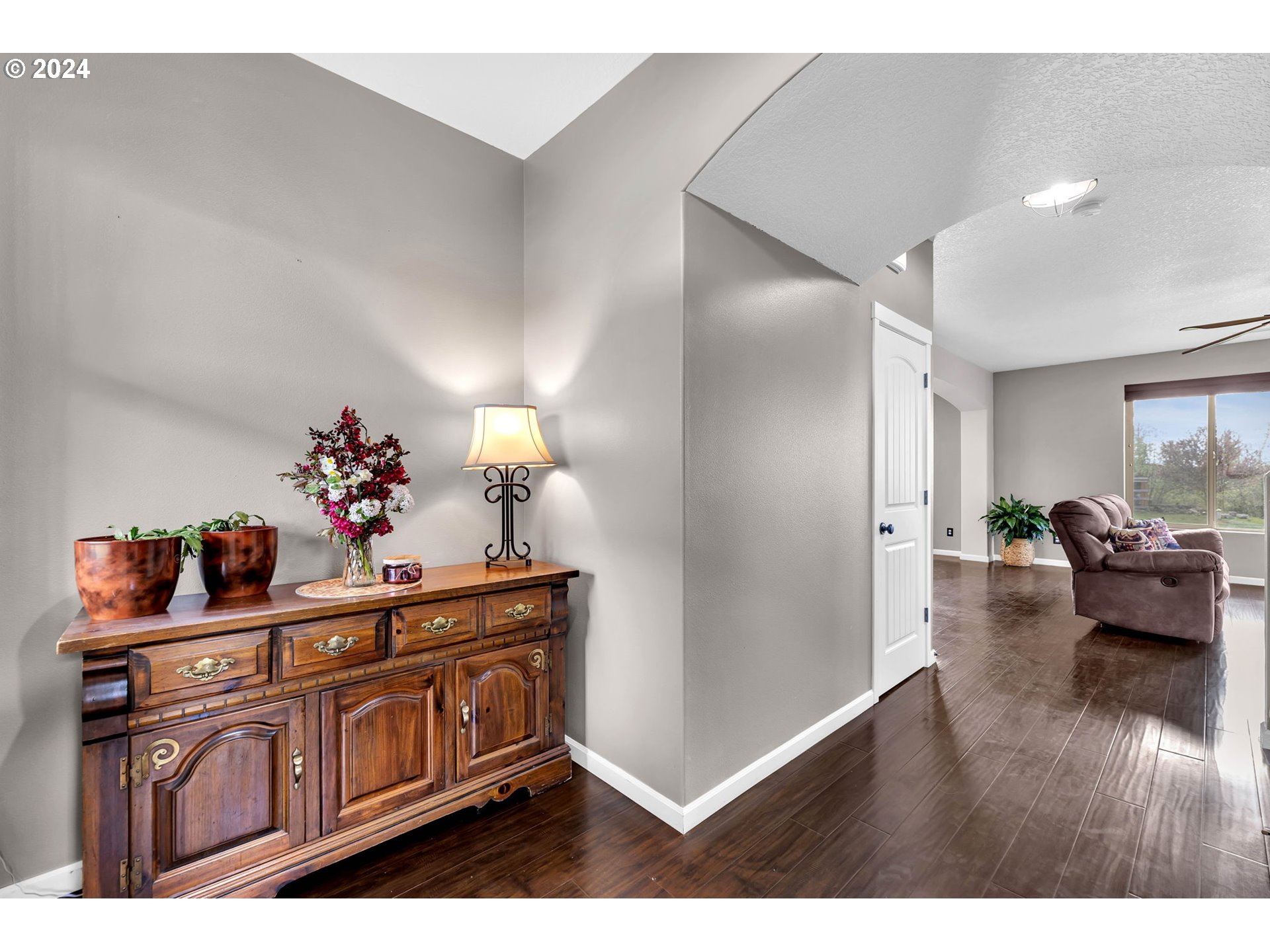 182 LOOKOUT DR