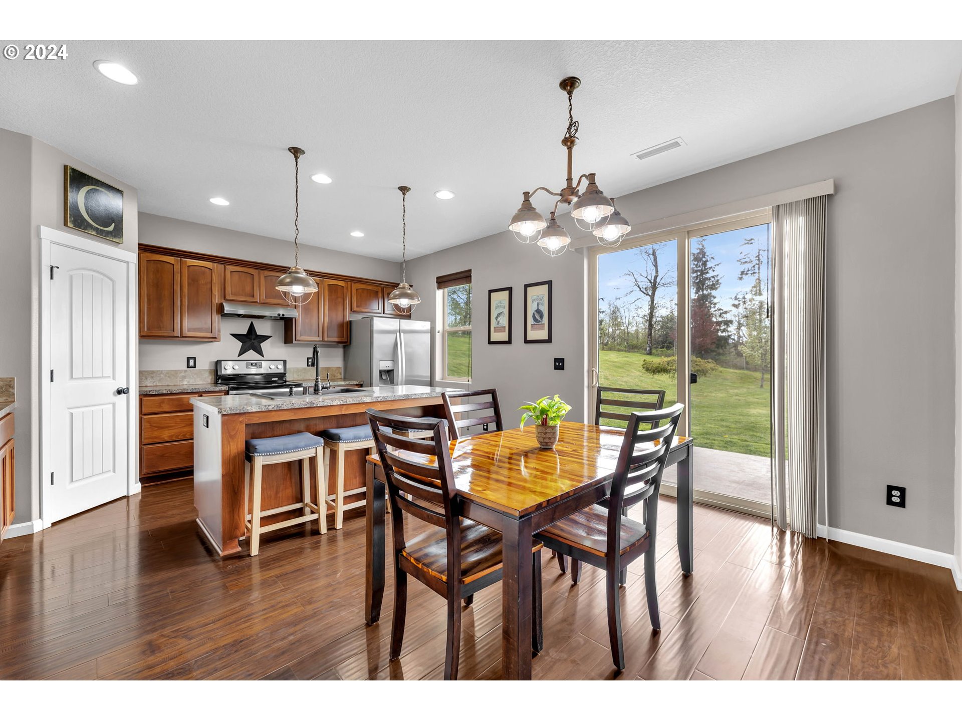 182 LOOKOUT DR