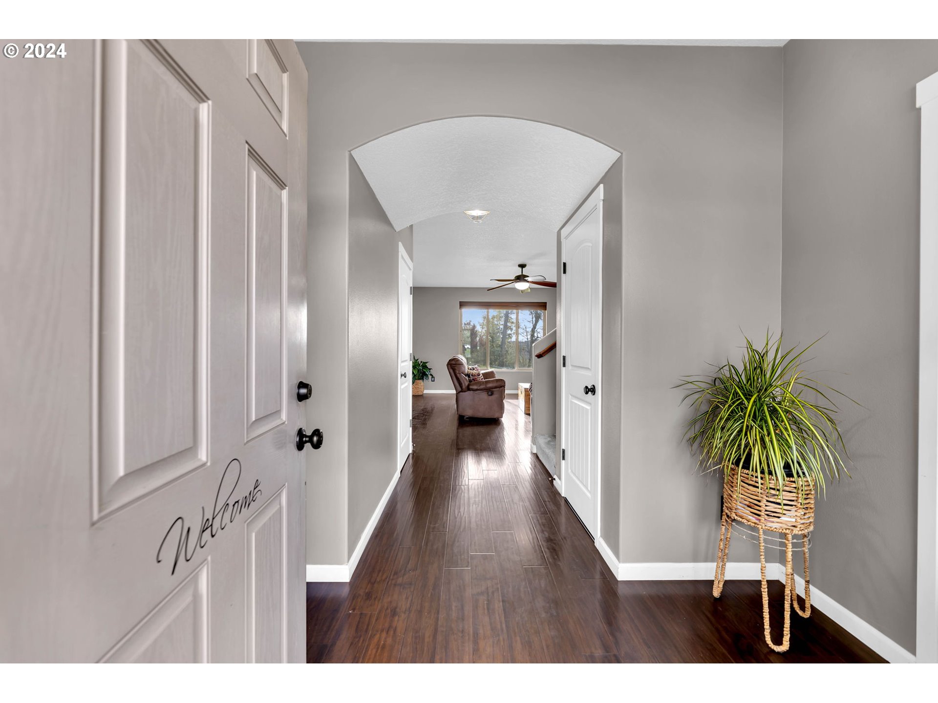 182 LOOKOUT DR