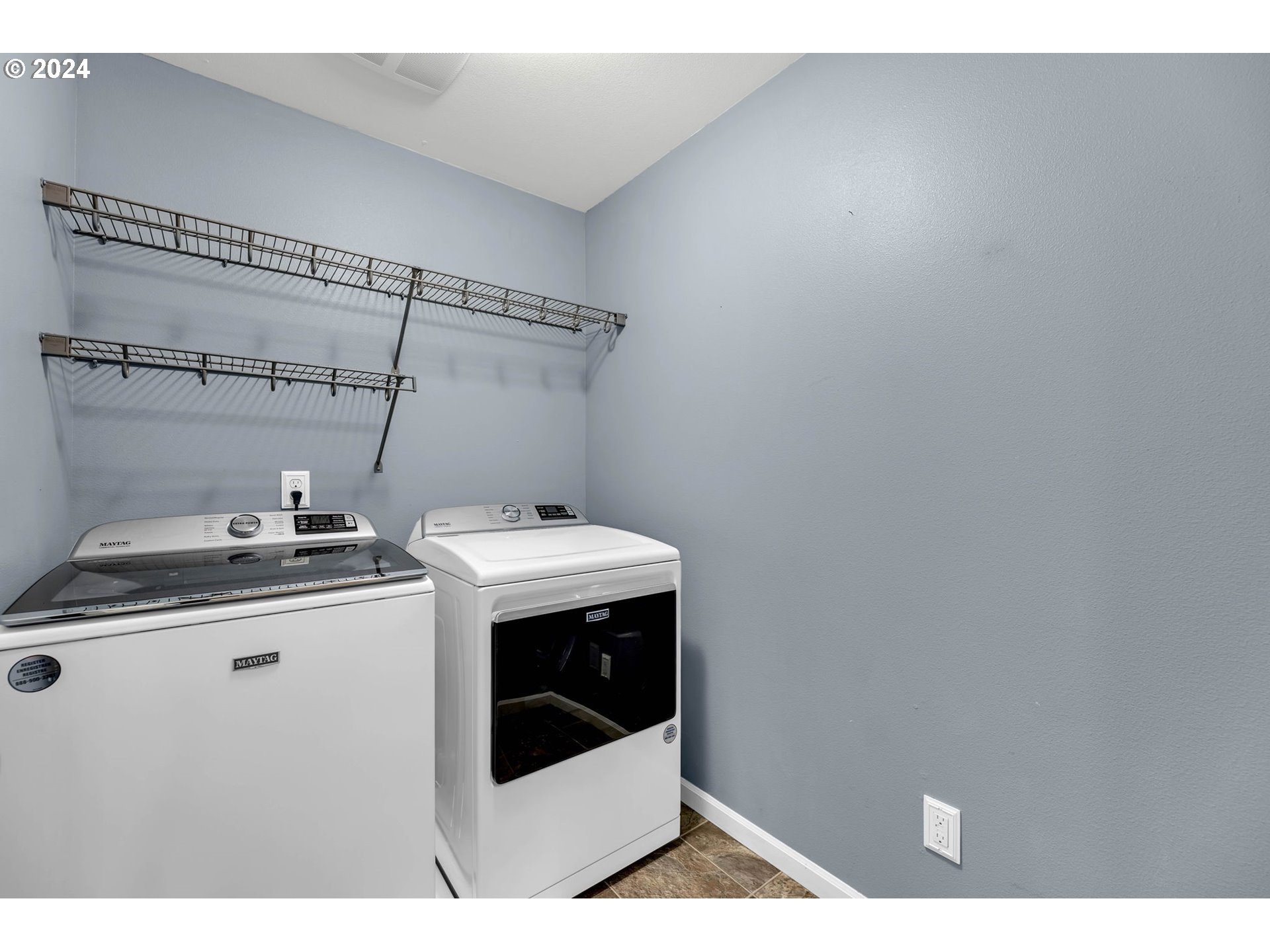 182 LOOKOUT DR