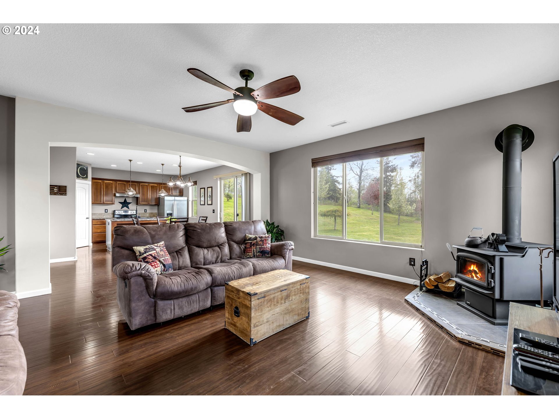 182 LOOKOUT DR