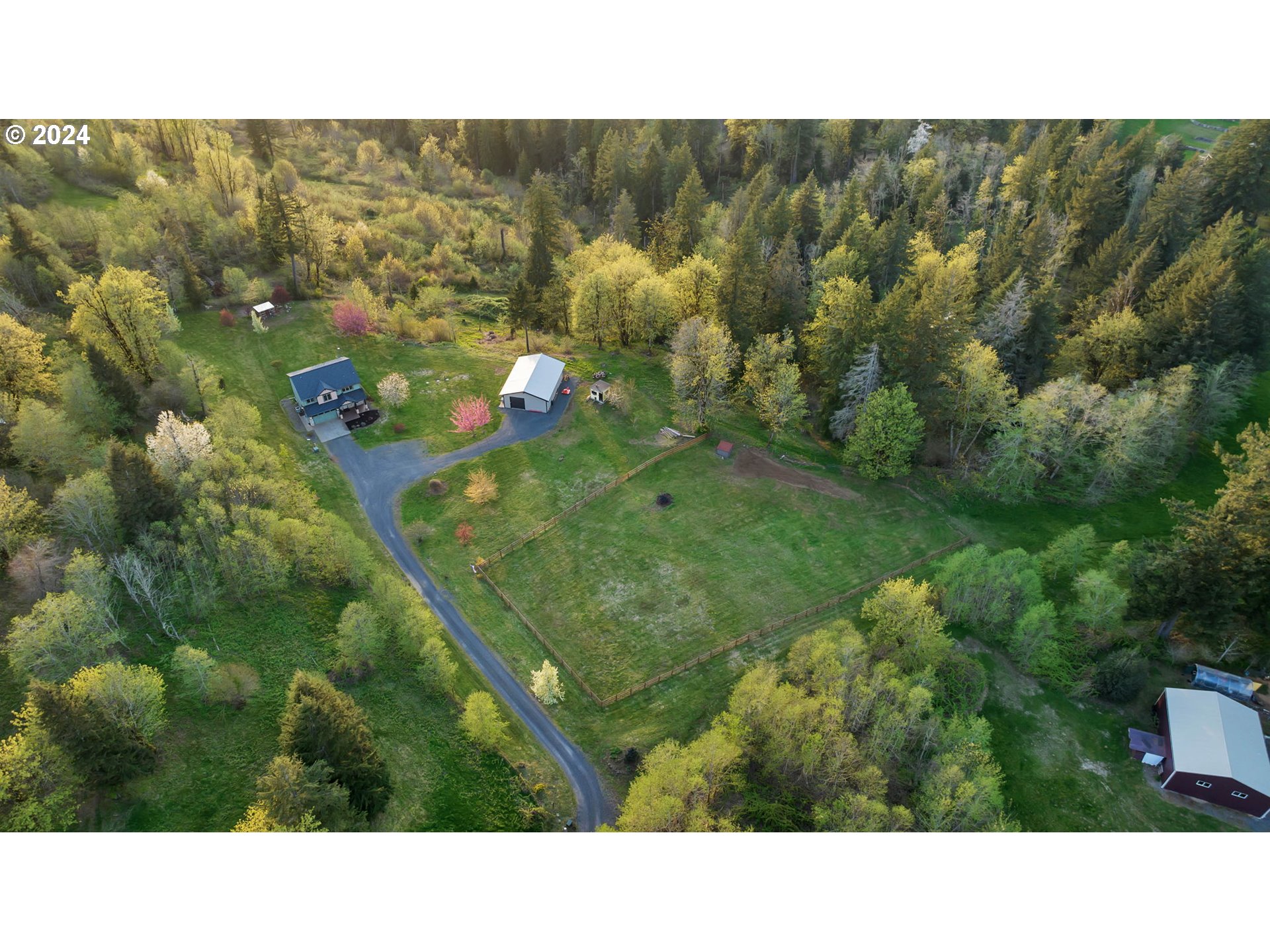 182 LOOKOUT DR