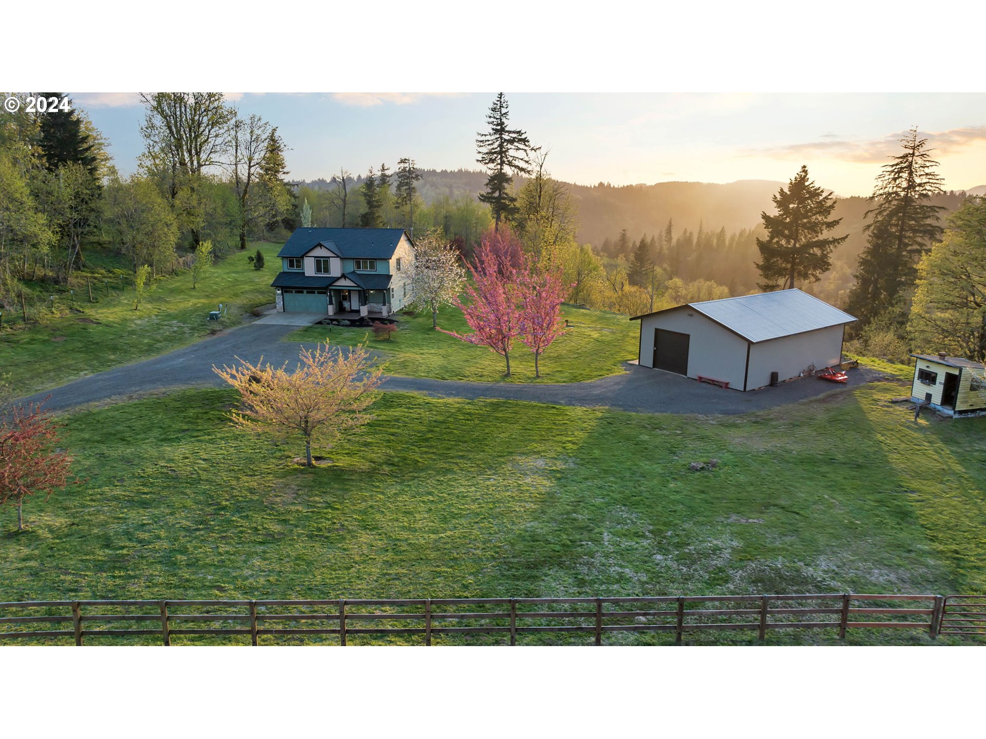 182 LOOKOUT DR