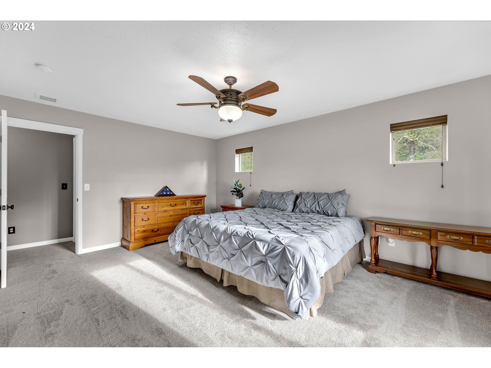 182 LOOKOUT DR