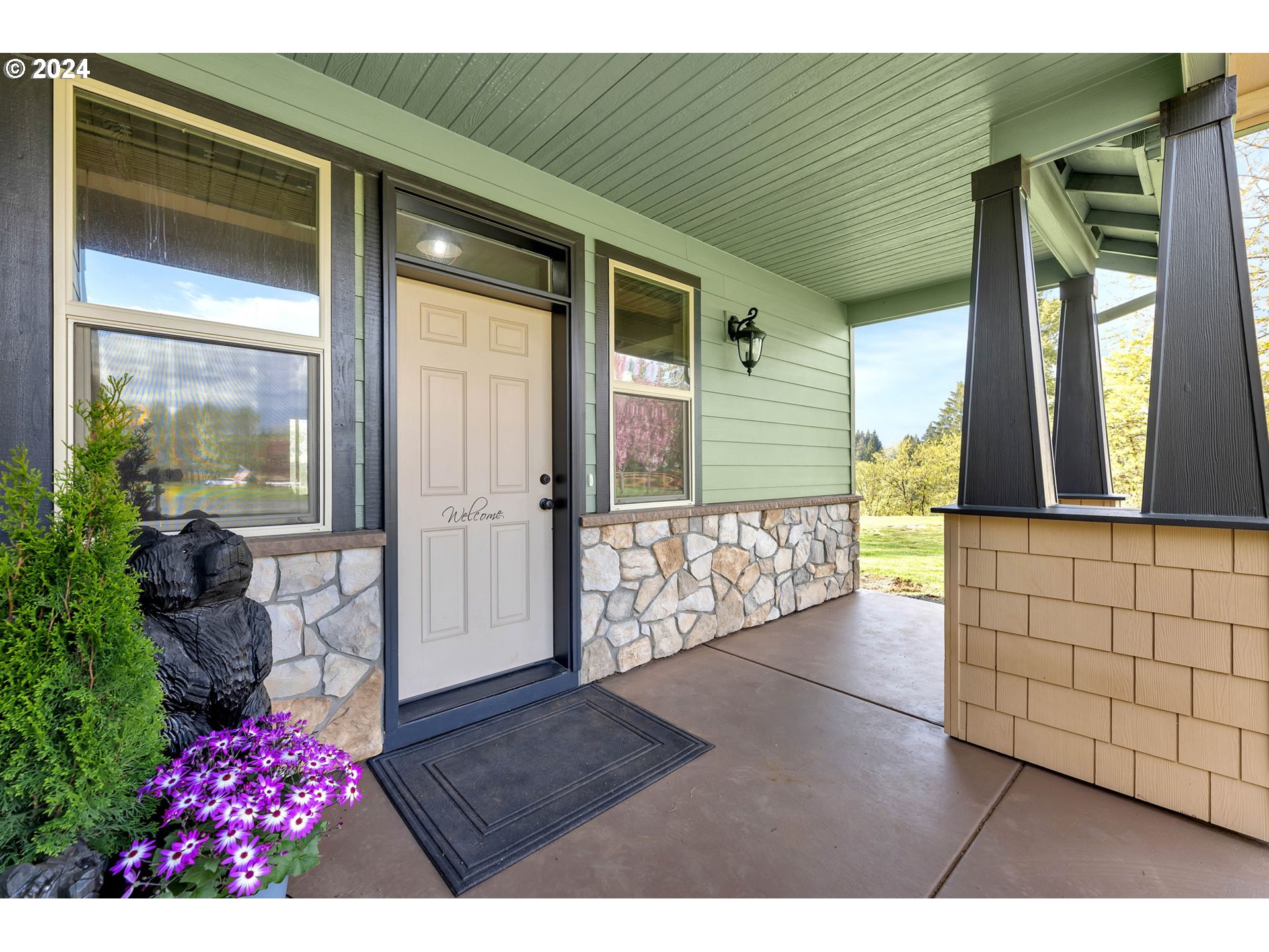 182 LOOKOUT DR