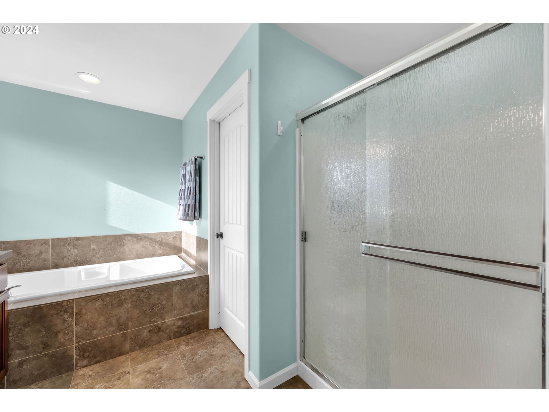 182 LOOKOUT DR