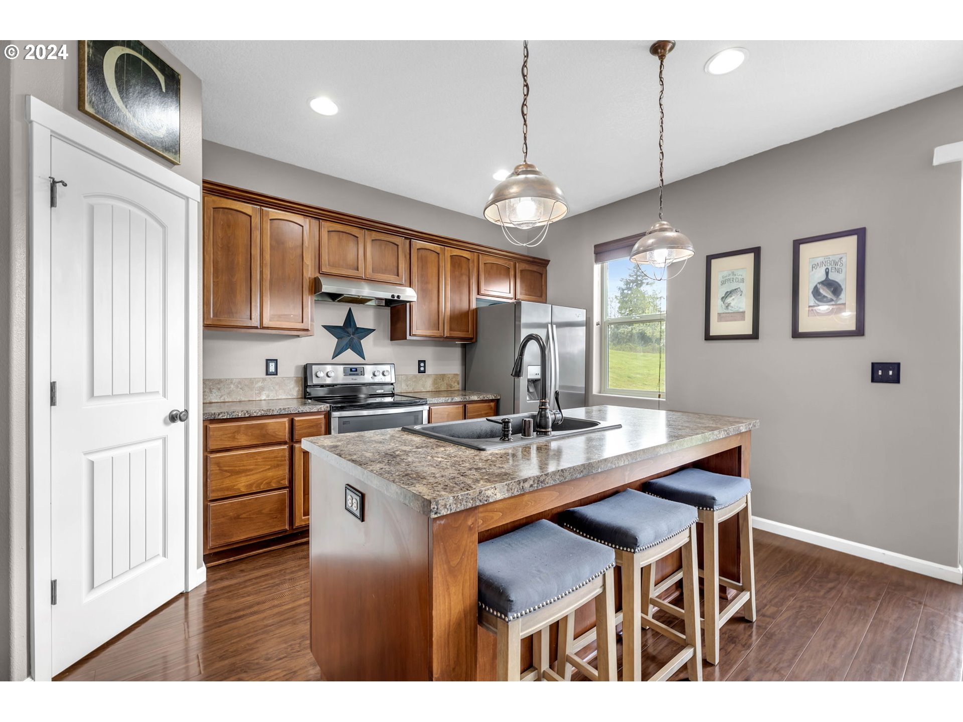 182 LOOKOUT DR