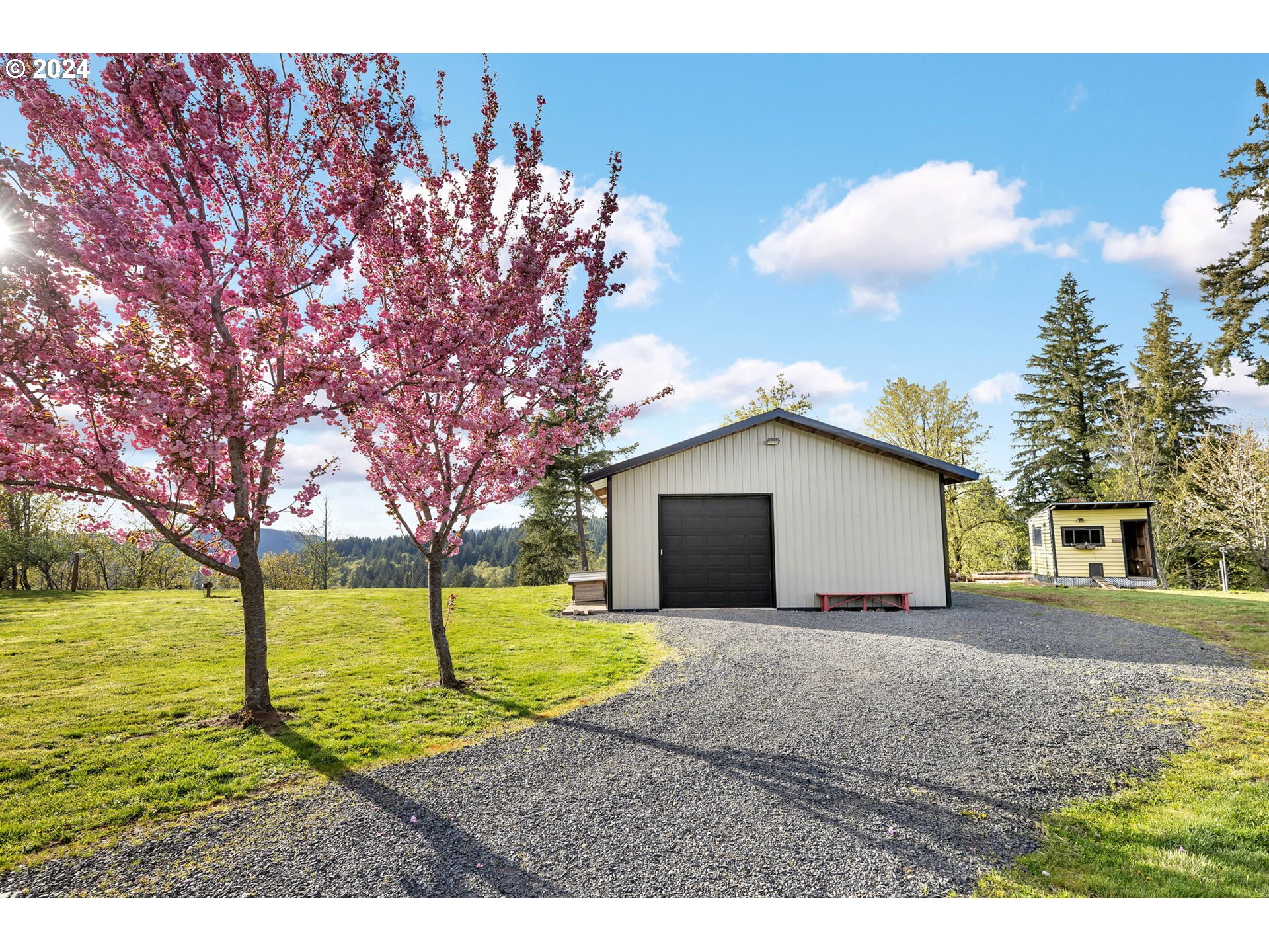 182 LOOKOUT DR
