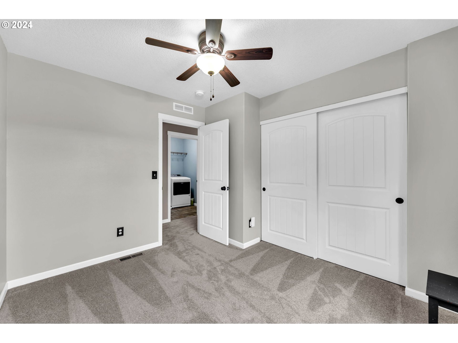 182 LOOKOUT DR