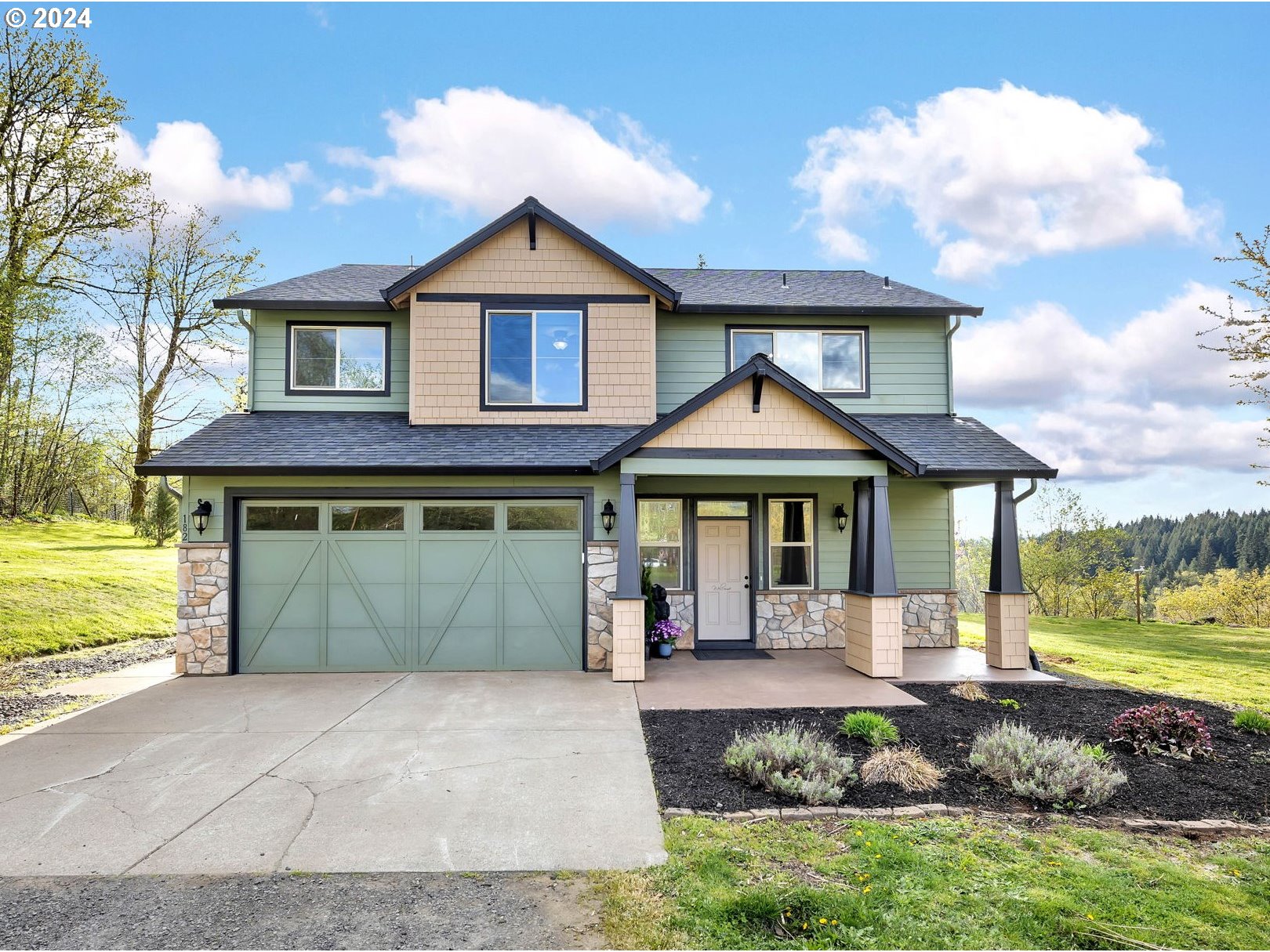 182 LOOKOUT DR