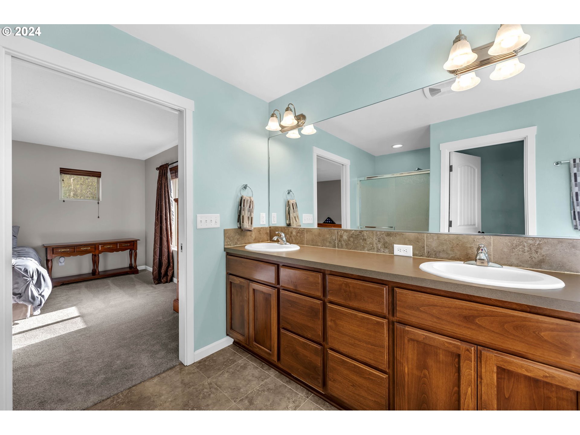 182 LOOKOUT DR
