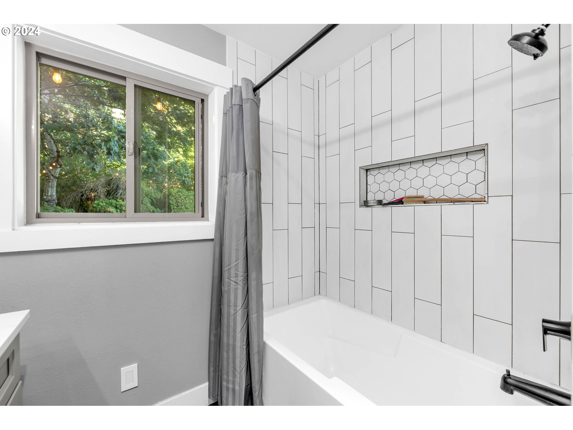 40700 NE SKYE VIEW DR