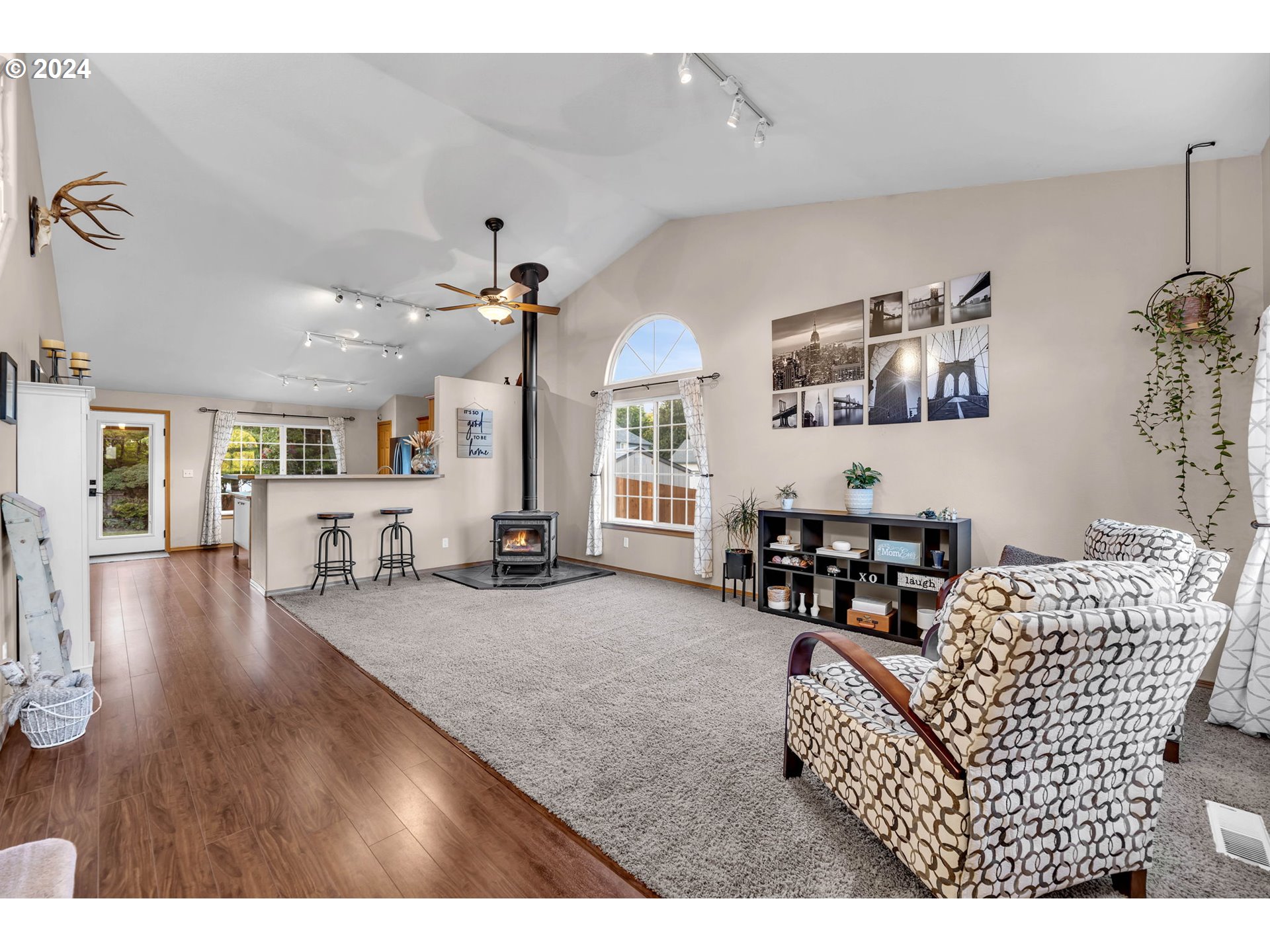 4687 ROLLING MEADOWS DR