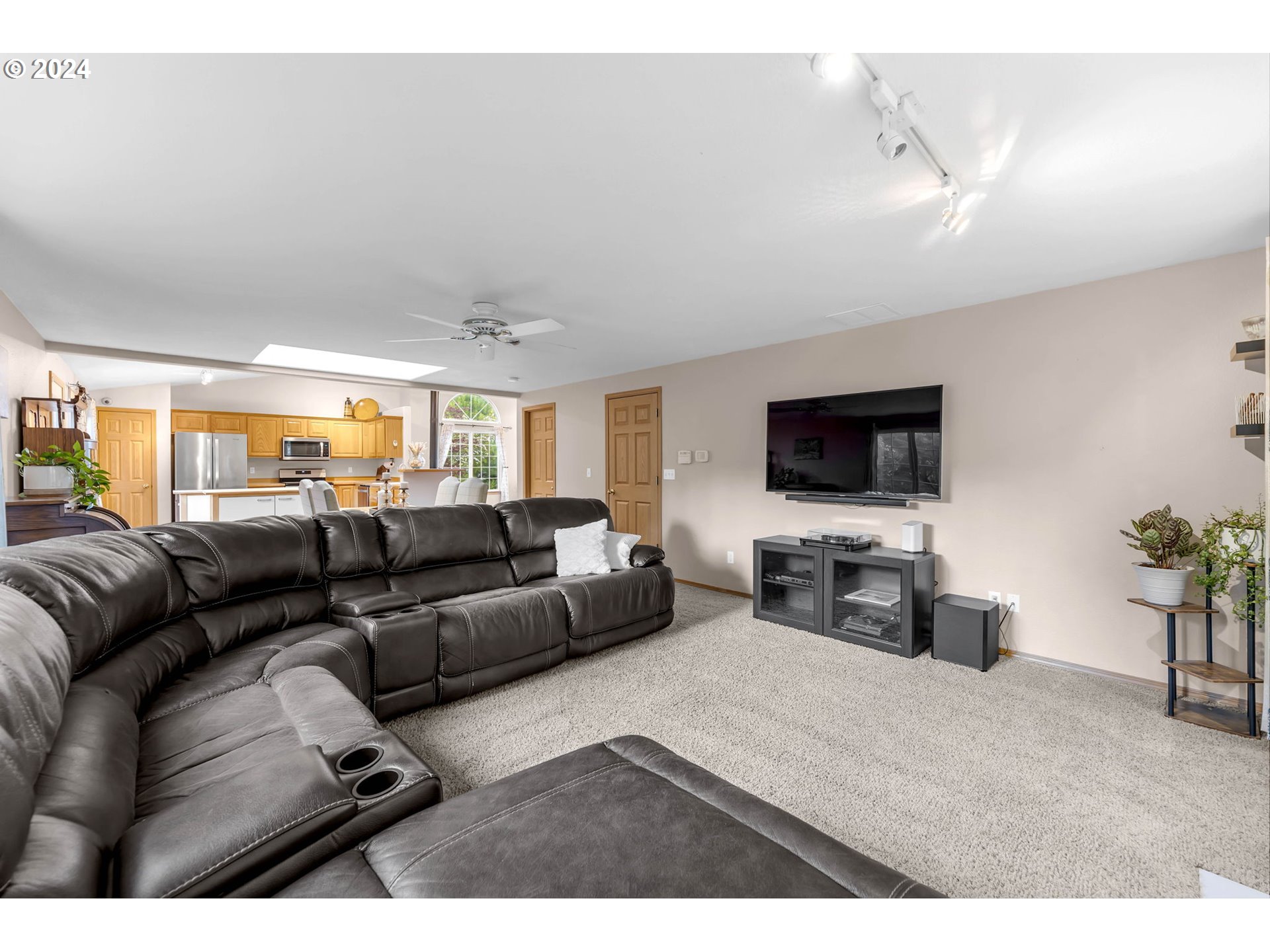 4687 ROLLING MEADOWS DR