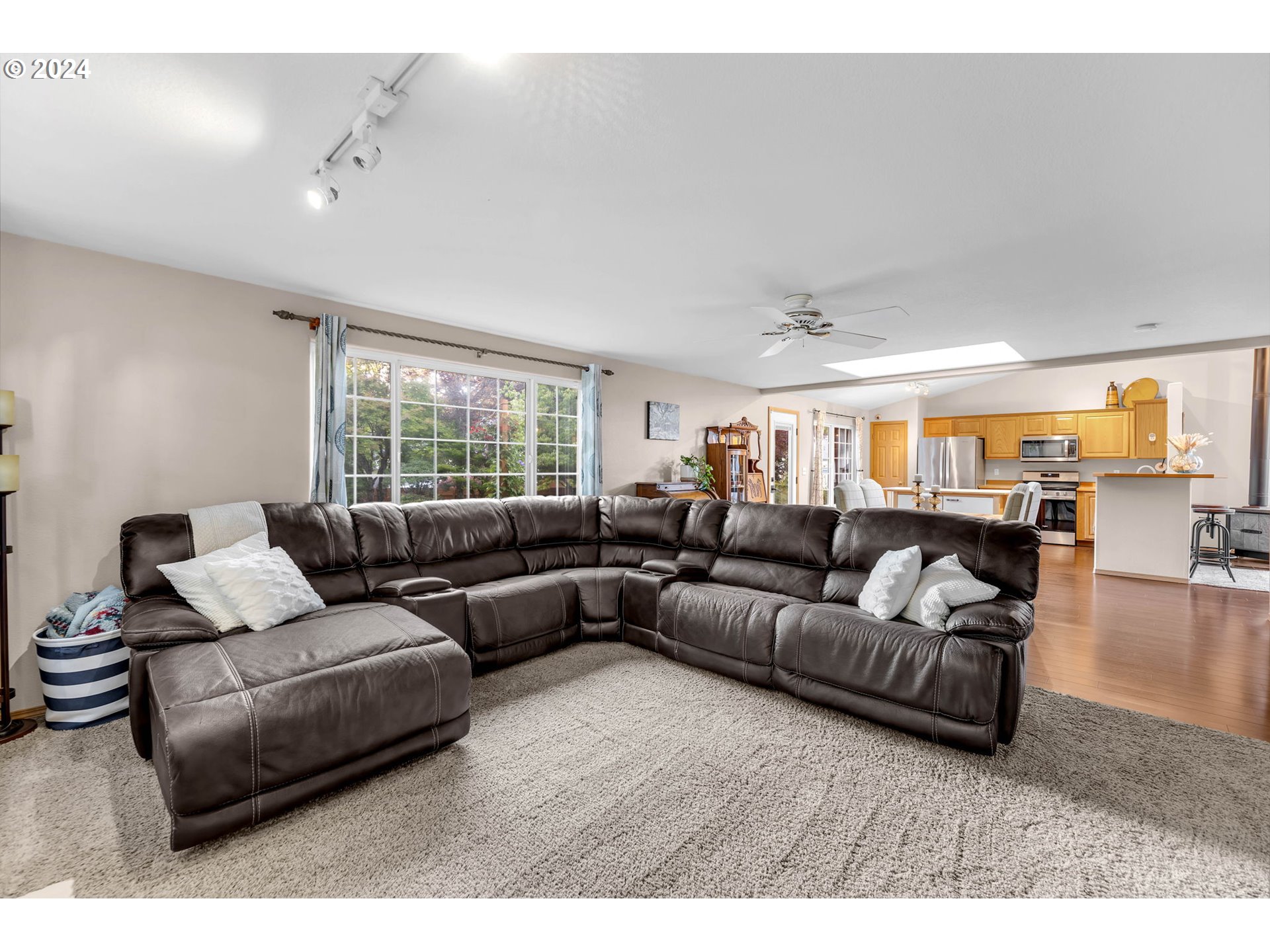 4687 ROLLING MEADOWS DR