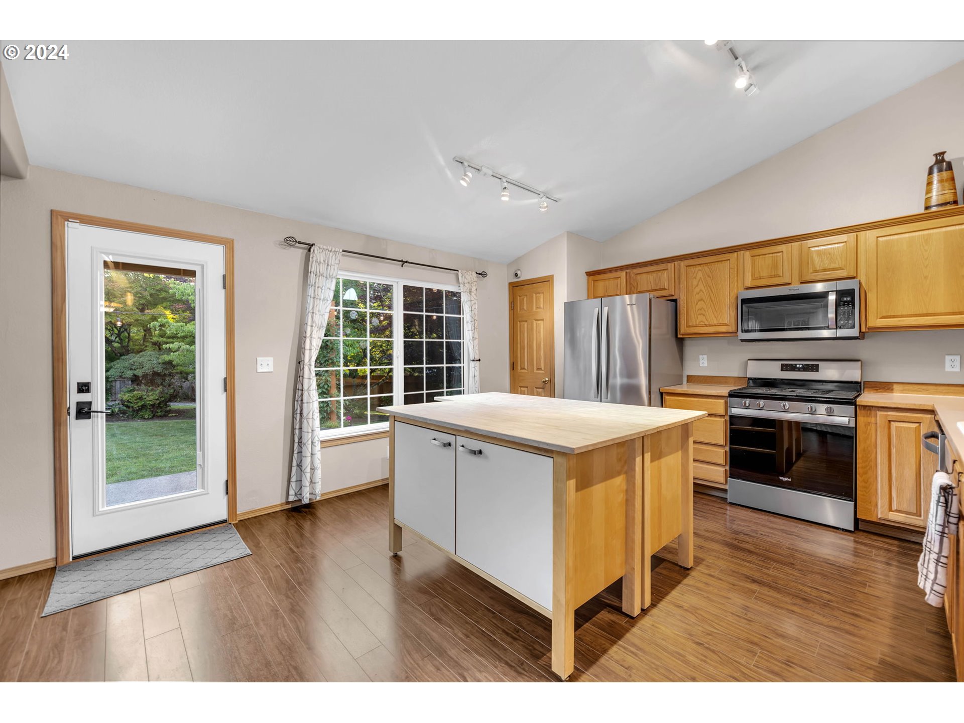 4687 ROLLING MEADOWS DR