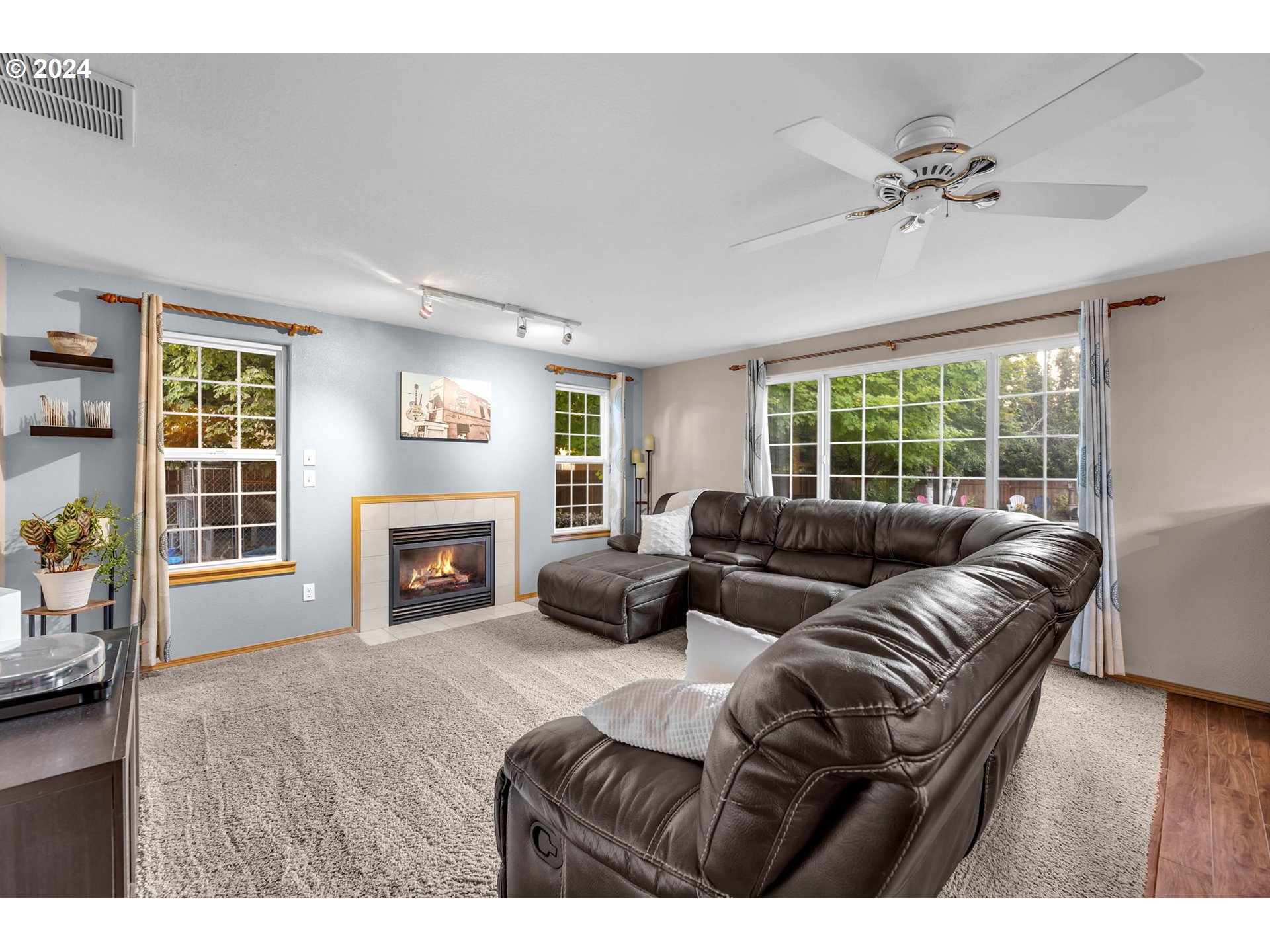 4687 ROLLING MEADOWS DR