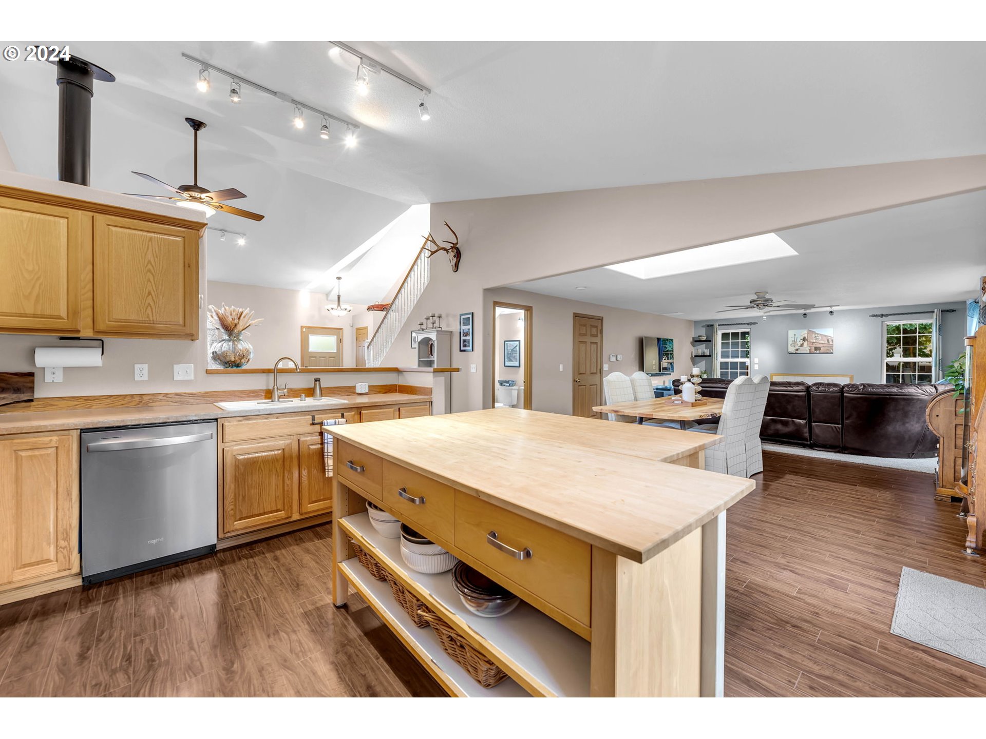 4687 ROLLING MEADOWS DR