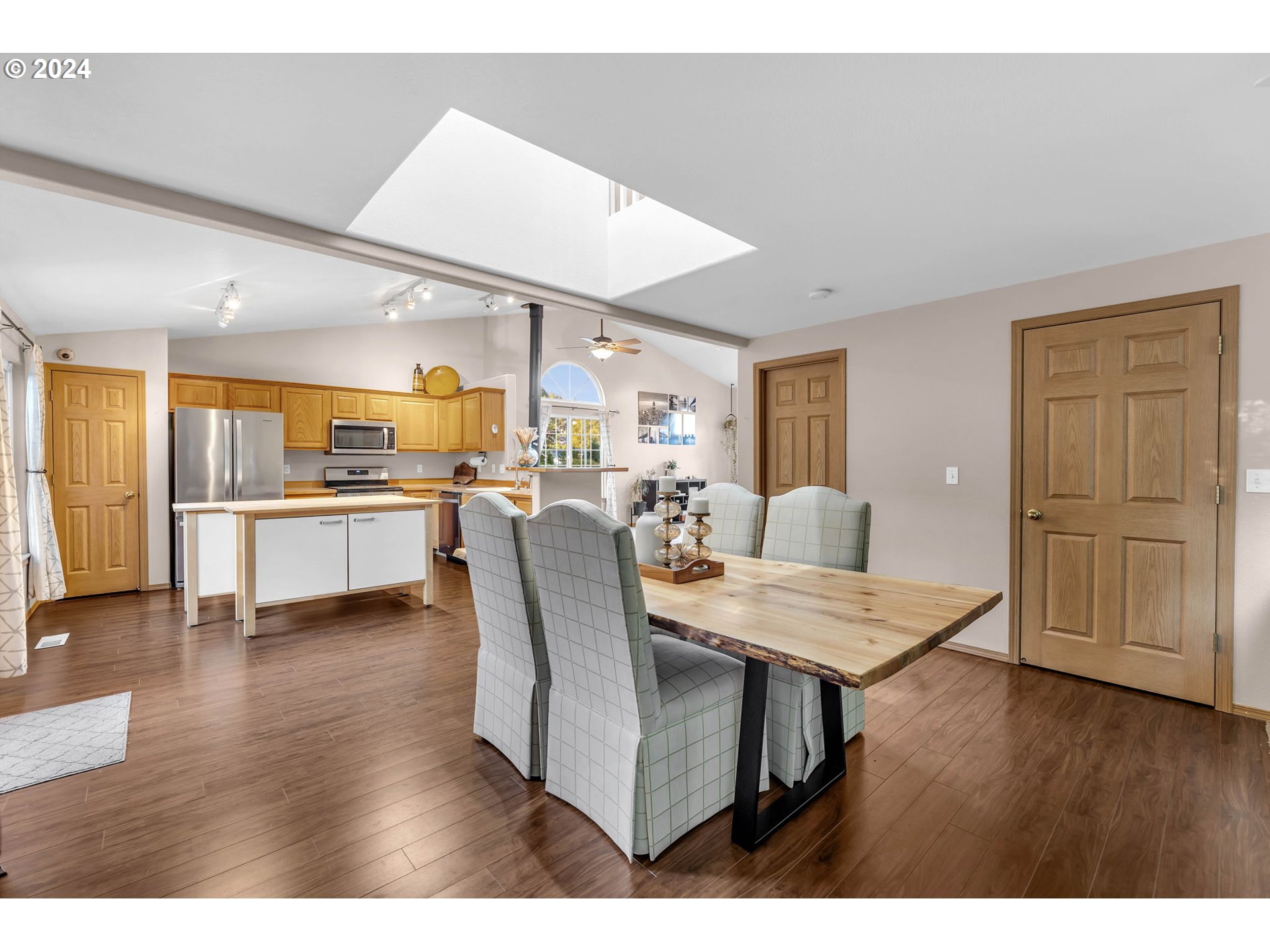 4687 ROLLING MEADOWS DR