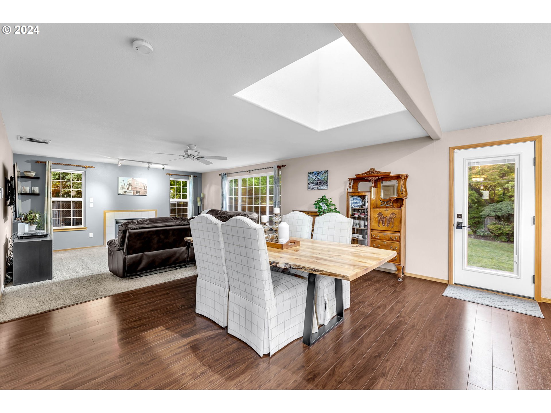 4687 ROLLING MEADOWS DR