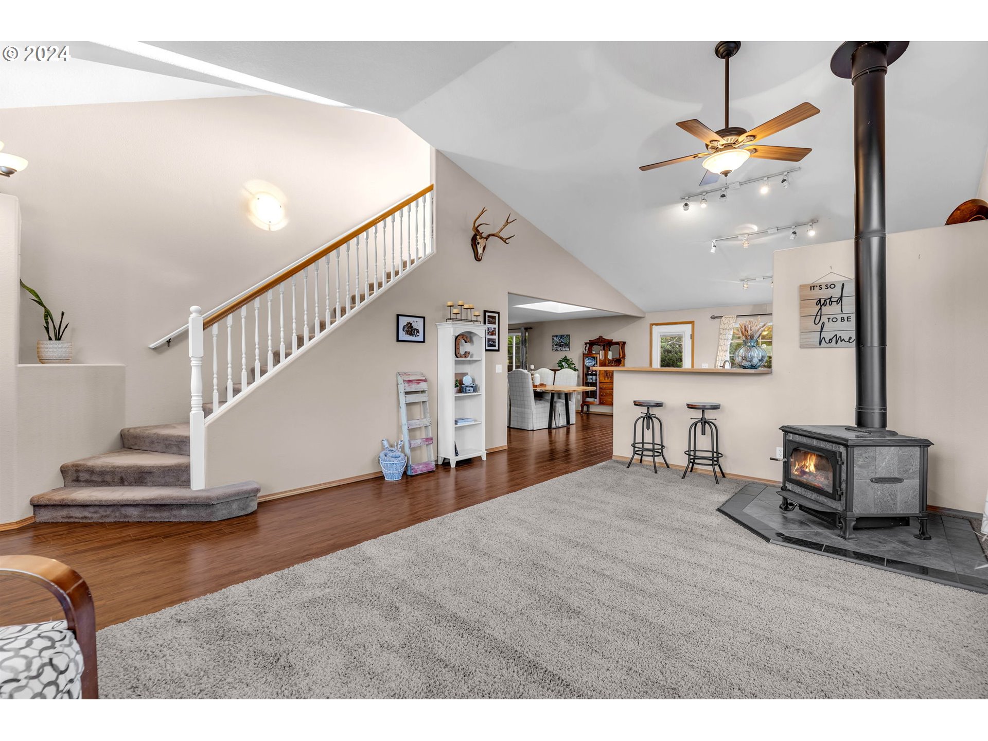 4687 ROLLING MEADOWS DR