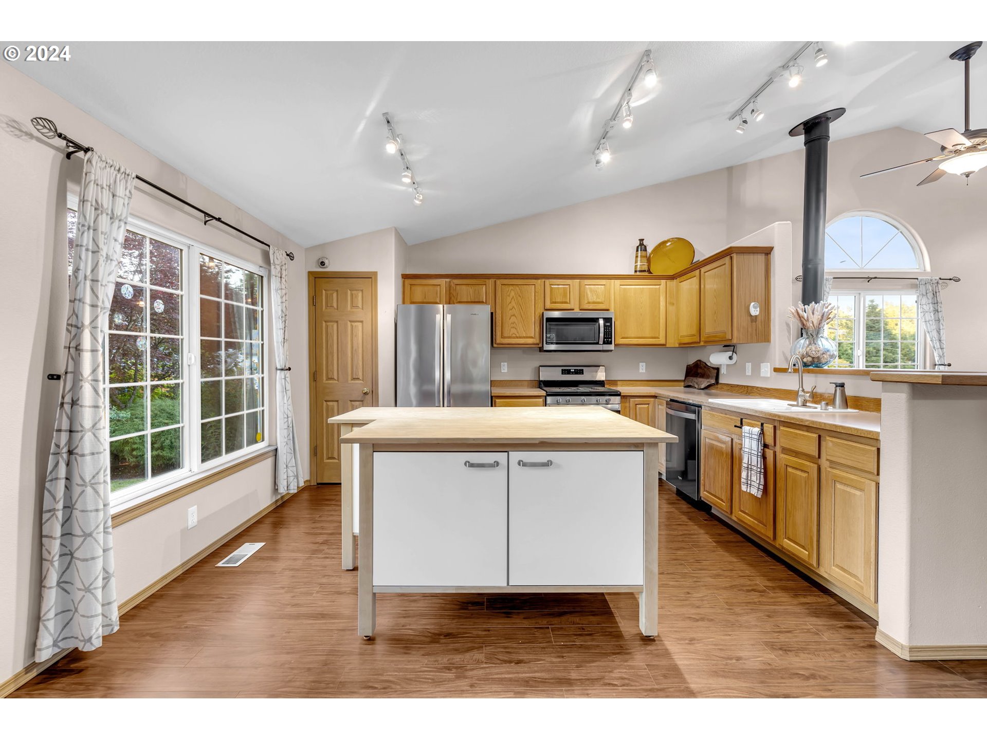 4687 ROLLING MEADOWS DR