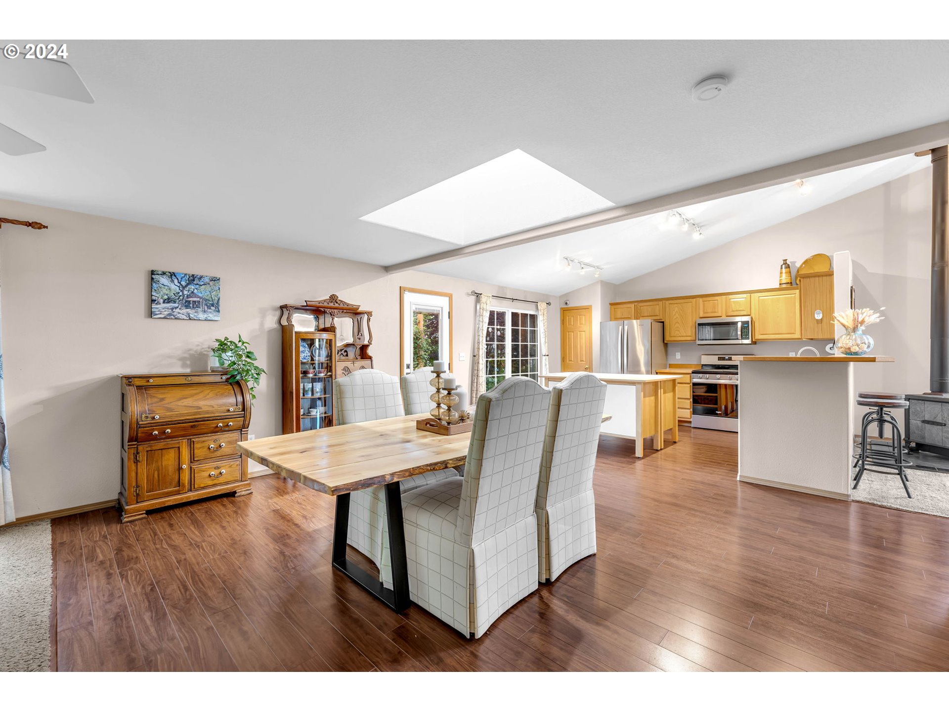 4687 ROLLING MEADOWS DR