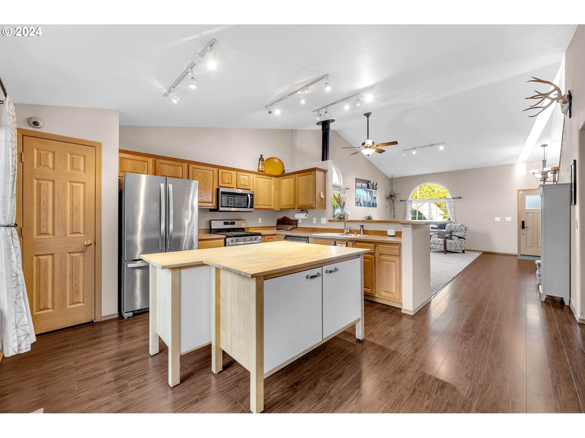 4687 ROLLING MEADOWS DR
