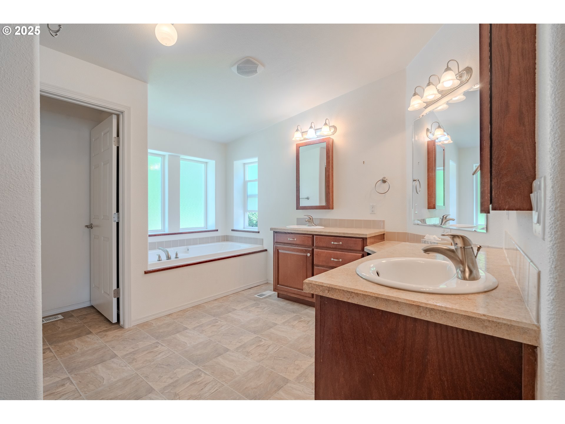 271 OLD AIRPORT RD