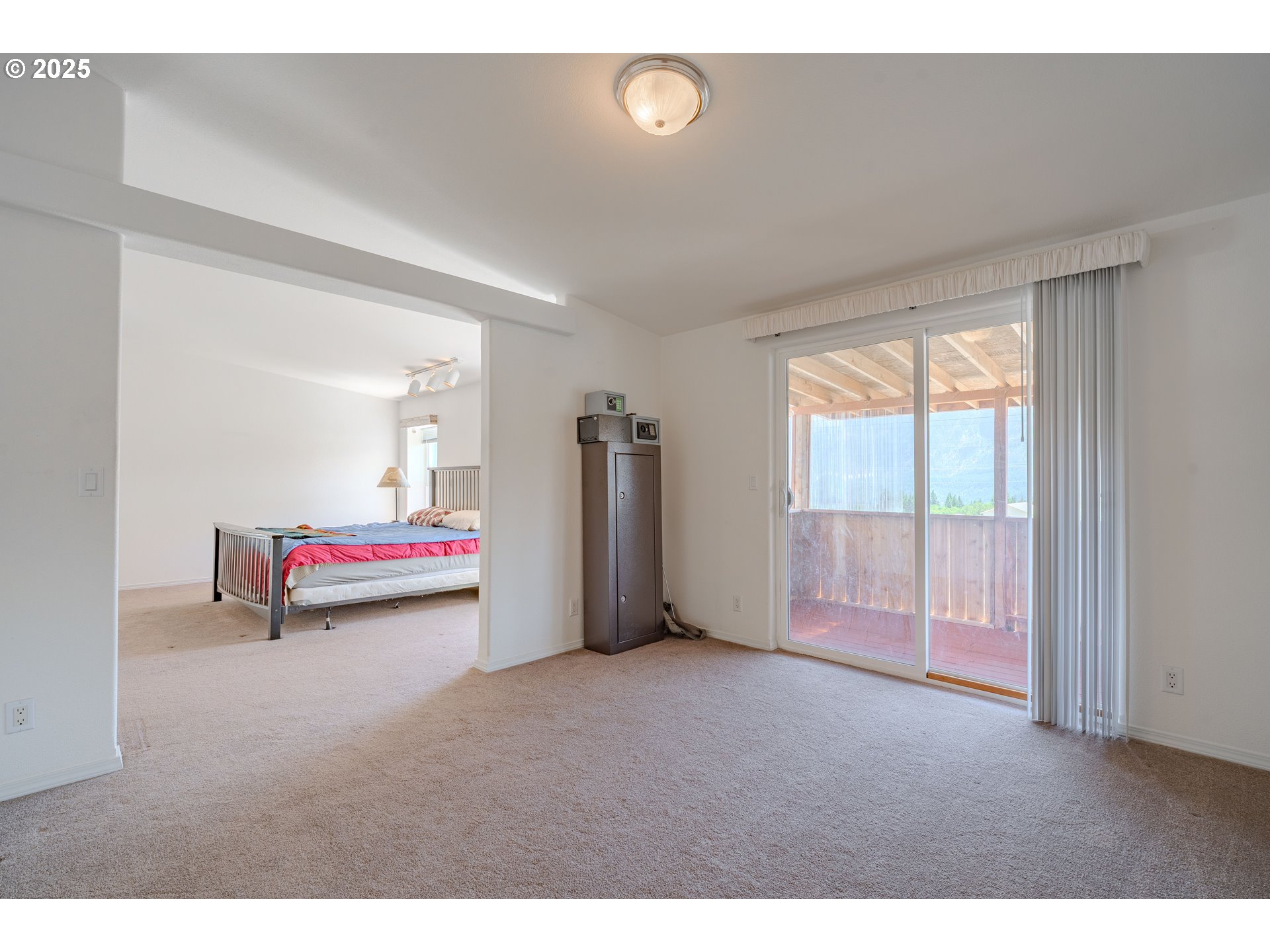 271 OLD AIRPORT RD