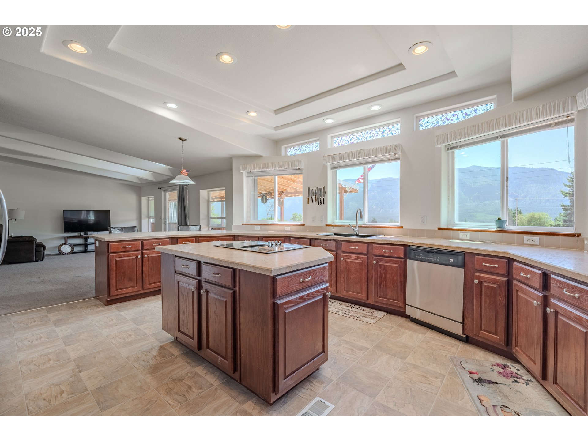 271 OLD AIRPORT RD