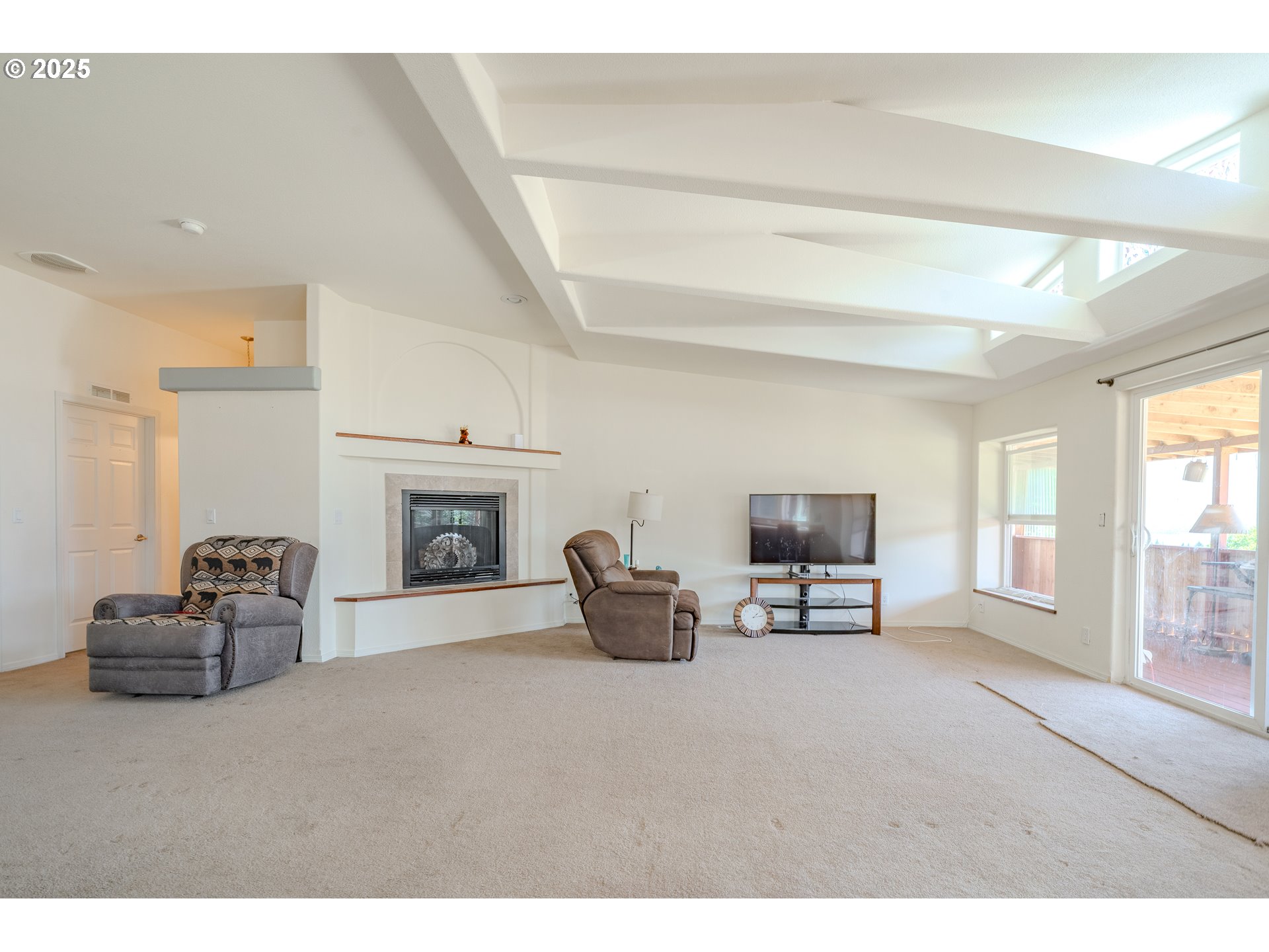 271 OLD AIRPORT RD